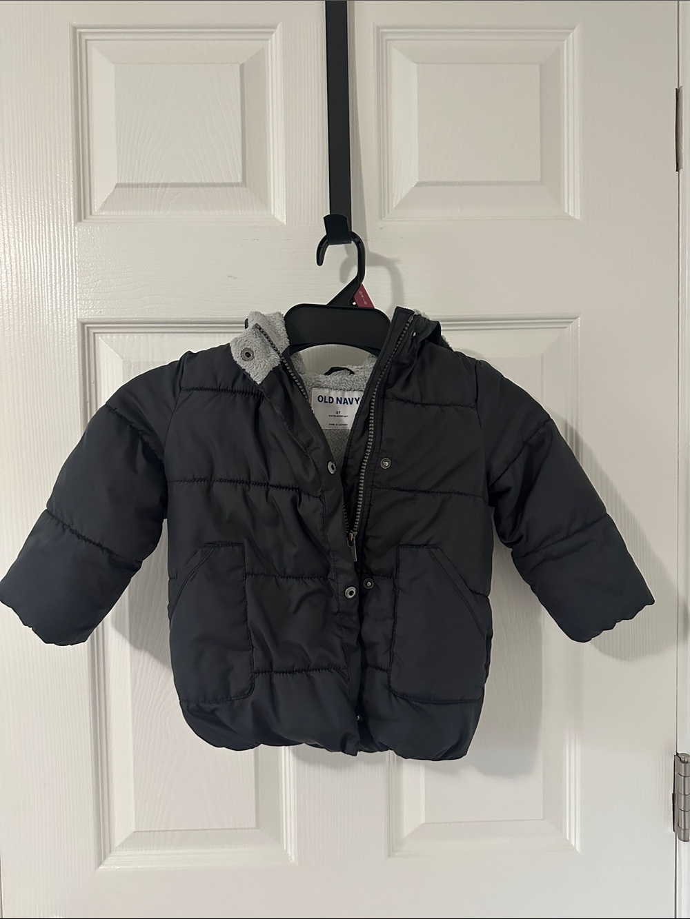Old Navy Toddler Hooded Puffer Jacket in Black